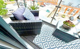 The Penthouse Margate, Balconies, Sea View, Gated Parking, Air Con!